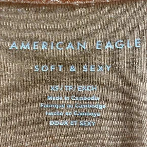 American Eagle| Soft &  Sexy V-Neck T-shirt - Picture 4 of 6